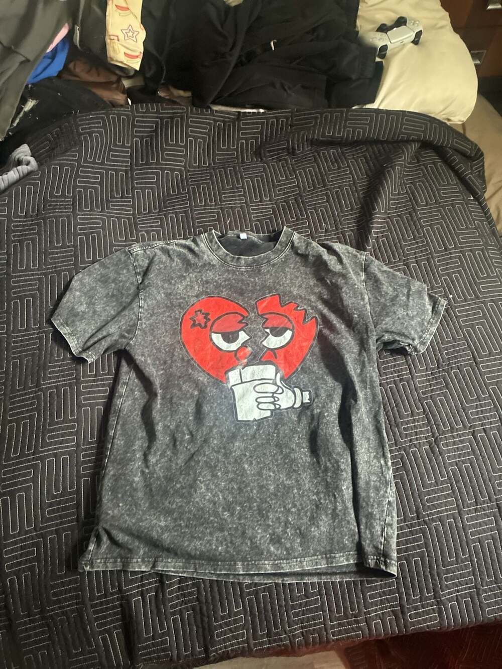 Bad Bunny Un Verano Sin Ti Heart Graphic Acid Wash T-Shirt Size M